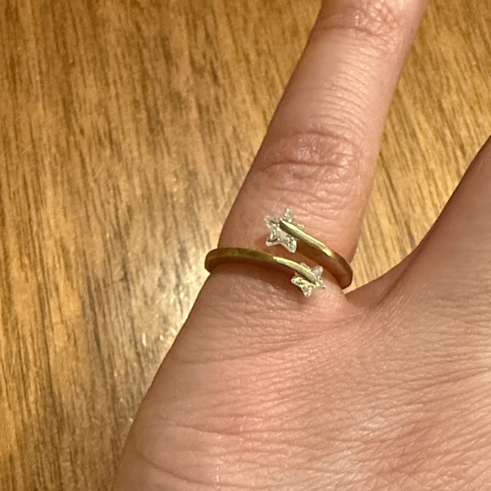 Gold Colored Women's with Star Rhinestone Ring - Picture 2 of 2